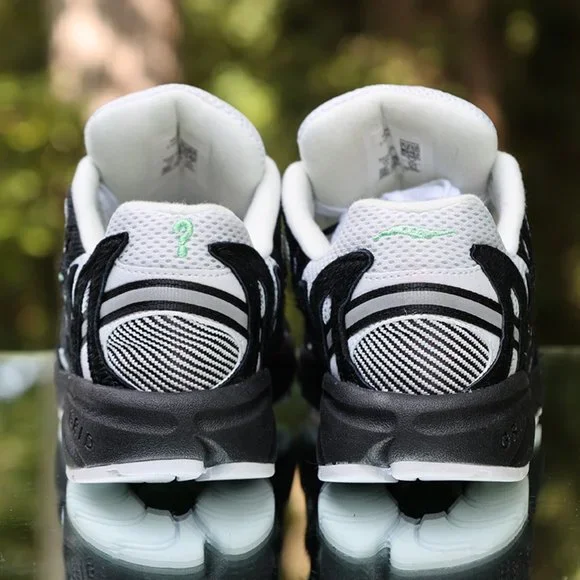 Saucony X Grid Azura 2000 Zebra
